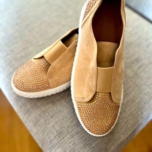 L’Amour Des Pieds Slip on Shoes